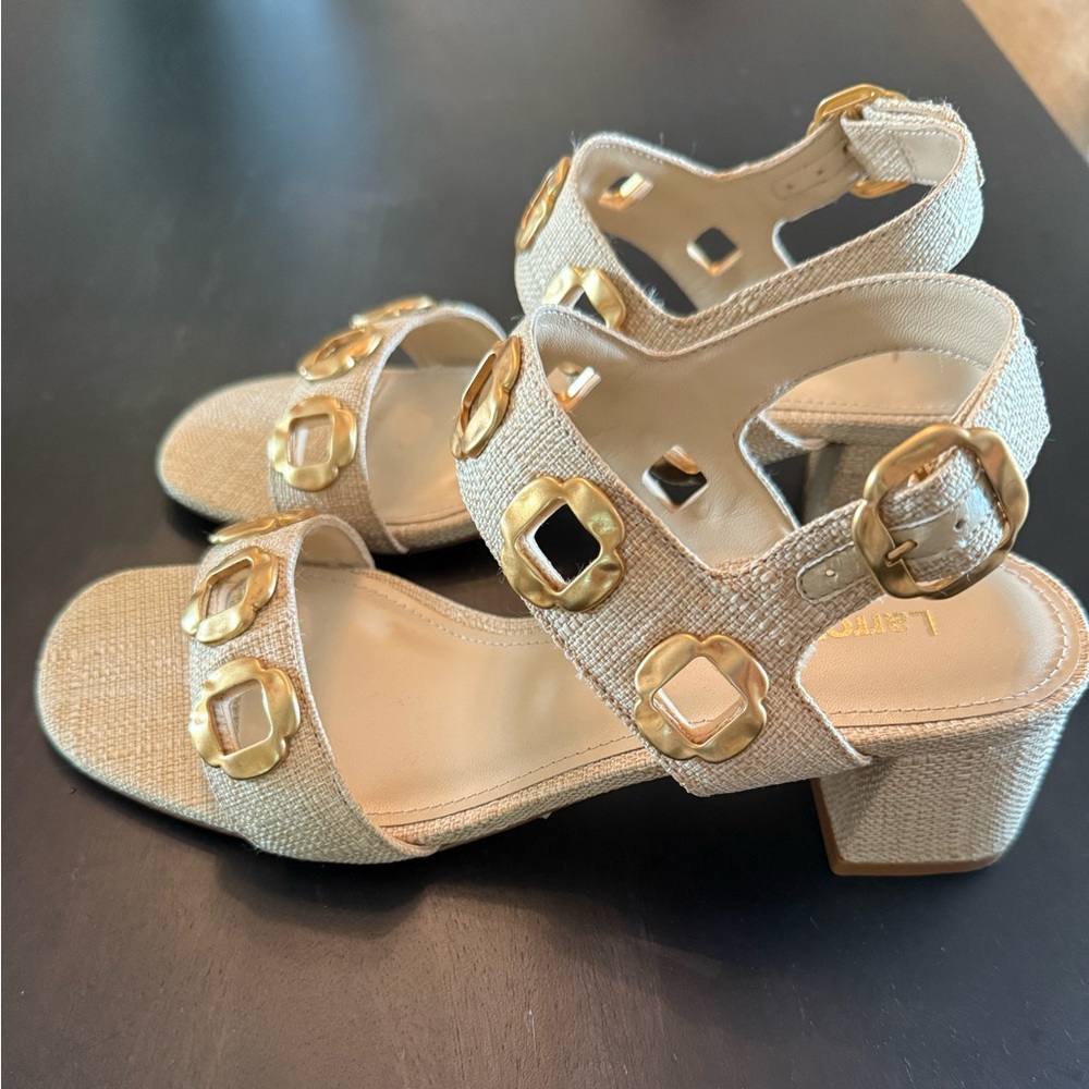 NWOT Larroude Milan Sandal in Beige Raffia